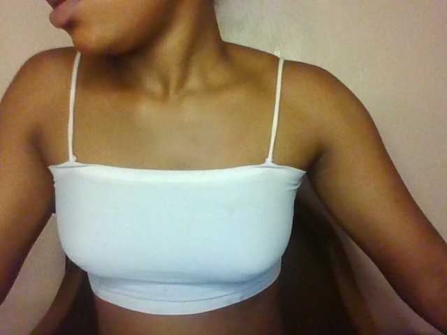 Chocoslut2233 live cam on BongaCams