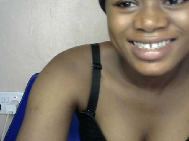 Chocoslut2233 live cam on BongaCams