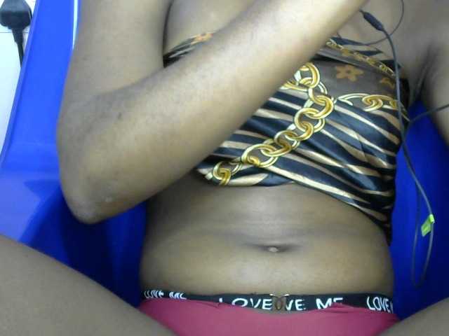 Chocoslut2233 live cam on BongaCams