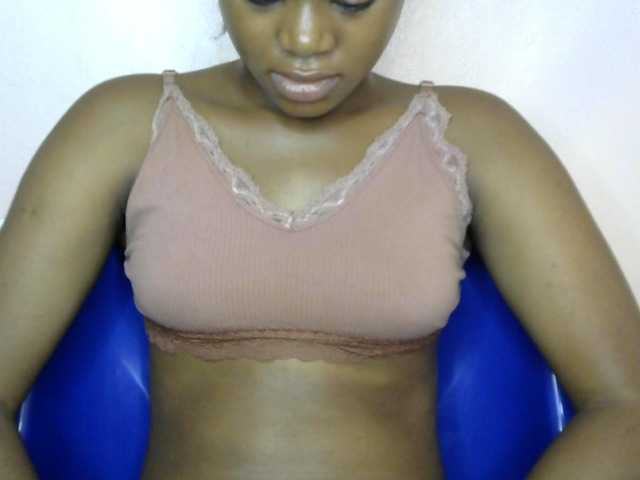 Chocoslut2233 live cam on BongaCams