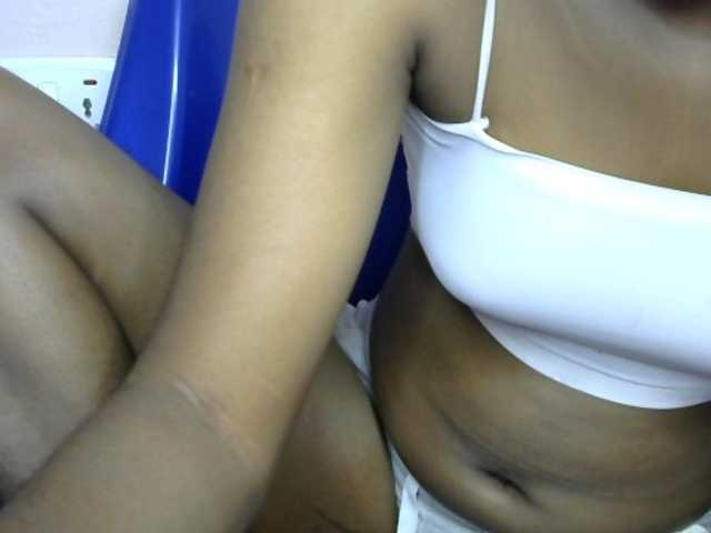 Chocoslut2233 live cam on BongaCams