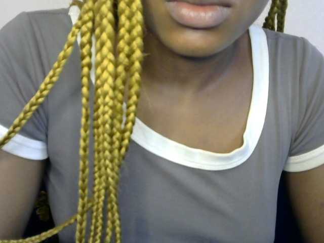 Chocoslut2233 live cam on BongaCams