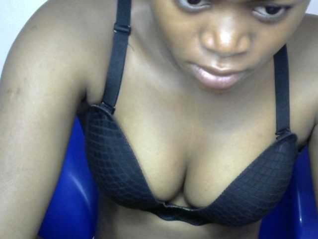 Chocoslut2233 live cam on BongaCams