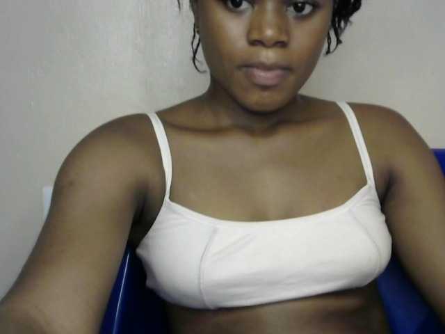 Chocoslut2233 live cam on BongaCams