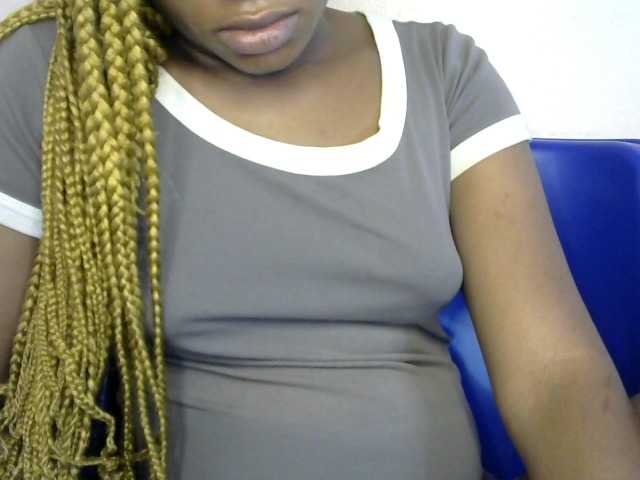Chocoslut2233 live cam on BongaCams