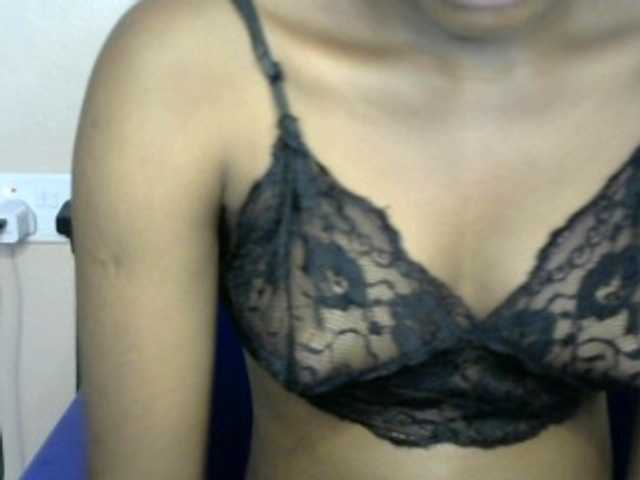 Chocoslut2233 live cam on BongaCams