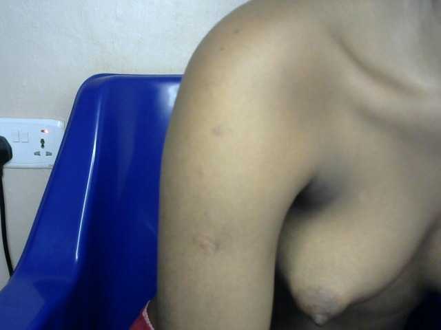 Chocoslut2233 live cam on BongaCams