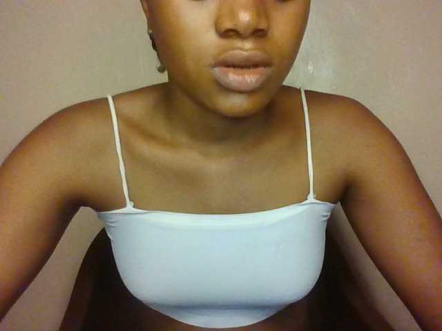 Chocoslut2233 live cam on BongaCams