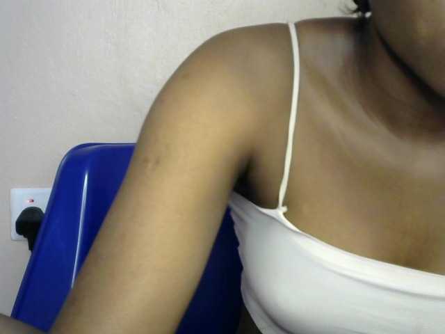 Chocoslut2233 live cam on BongaCams