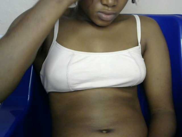 Chocoslut2233 live cam on BongaCams