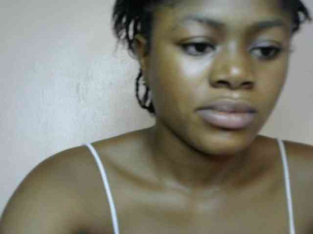 Chocoslut2233 webcam