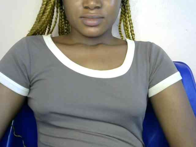 Chocoslut2233 webcam