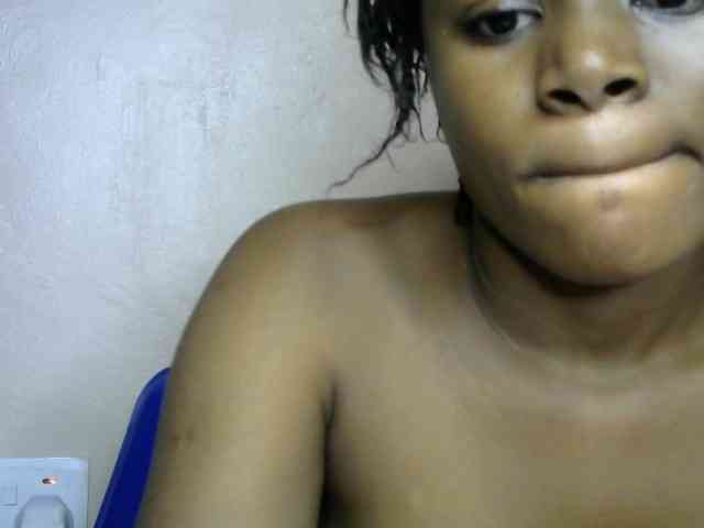 Chocoslut2233 webcam