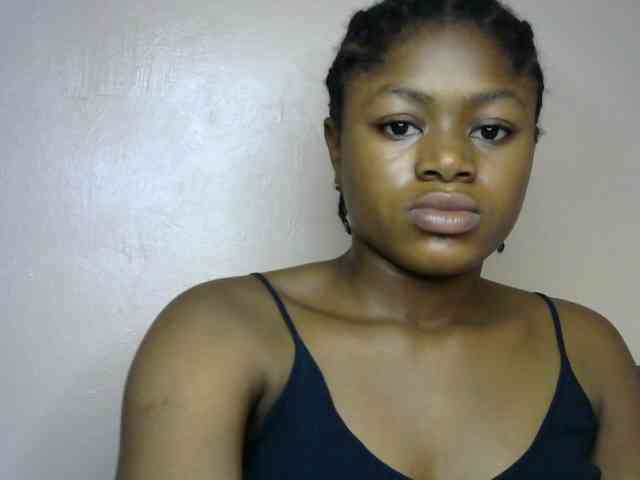 Chocoslut2233 webcam