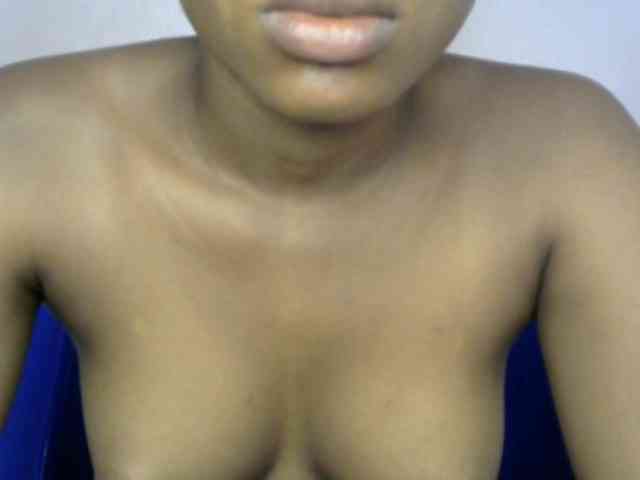 Chocoslut2233 webcam