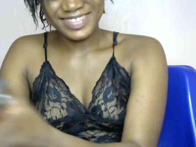 Chocoslut2233 webcam
