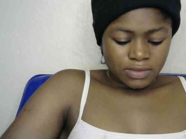 Chocoslut2233 webcam