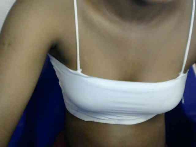 Chocoslut2233 webcam