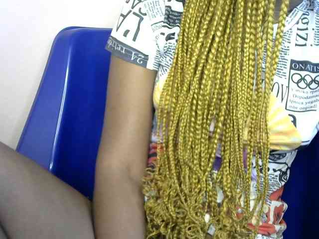 Chocoslut2233 webcam