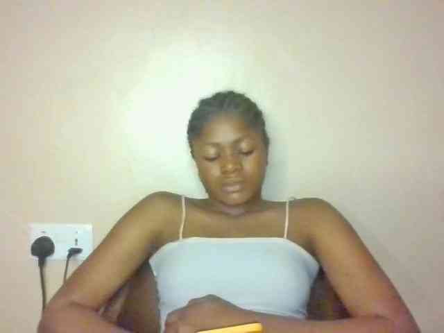 Chocoslut2233 webcam