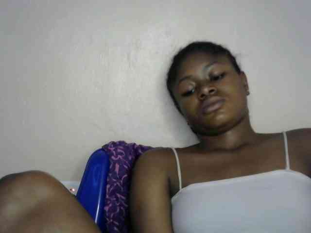 Chocoslut2233 webcam