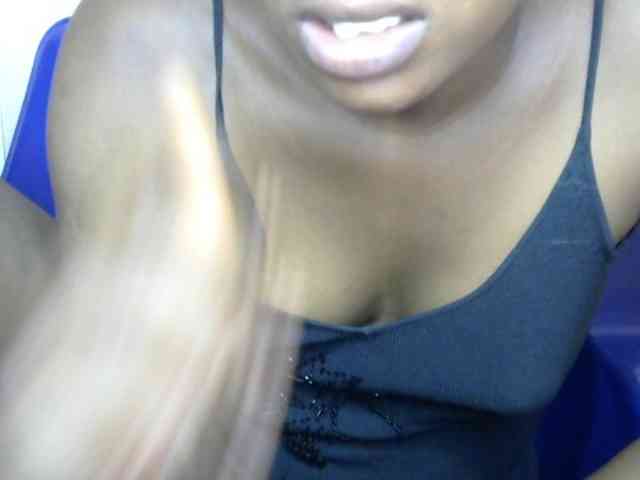 Chocoslut2233 webcam