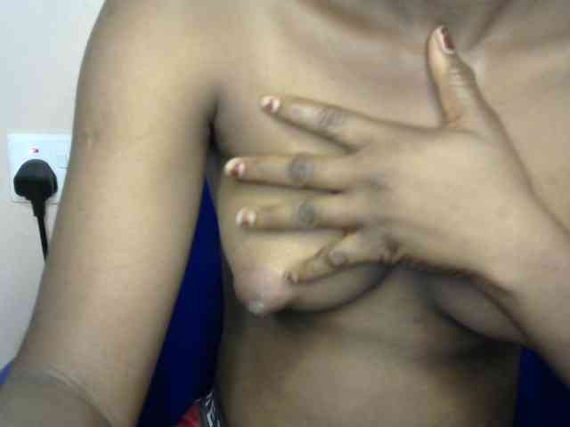 Chocoslut2233 webcam