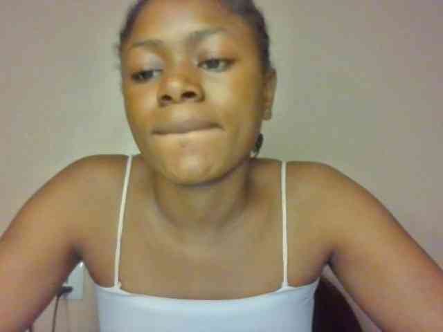 Chocoslut2233 webcam