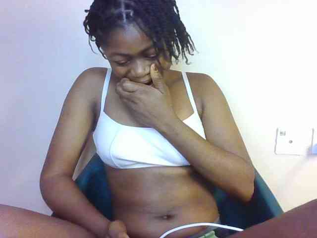 Chocoslut2233 webcam
