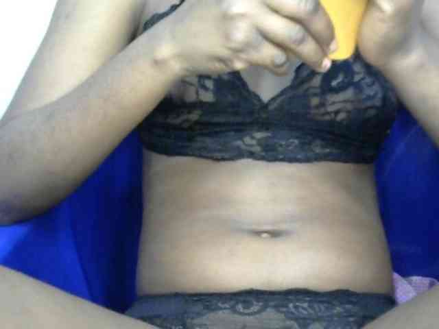 Chocoslut2233 webcam
