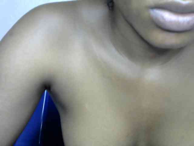 Chocoslut2233 webcam