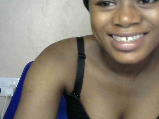 Chocoslut2233 webcam