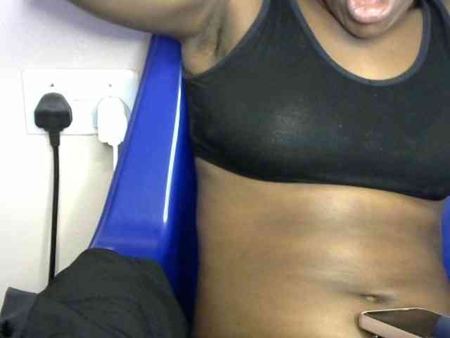 Chocoslut2233 webcam