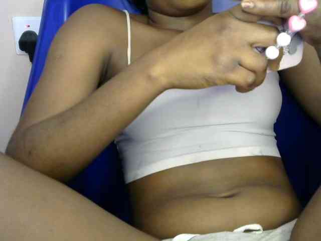 Chocoslut2233 webcam