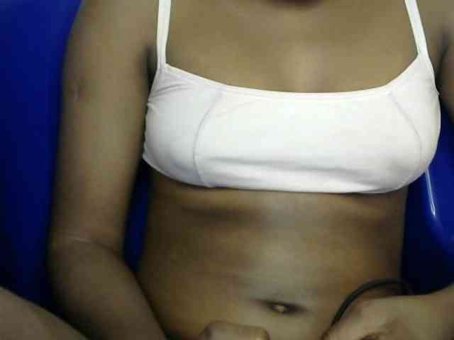 Chocoslut2233 webcam
