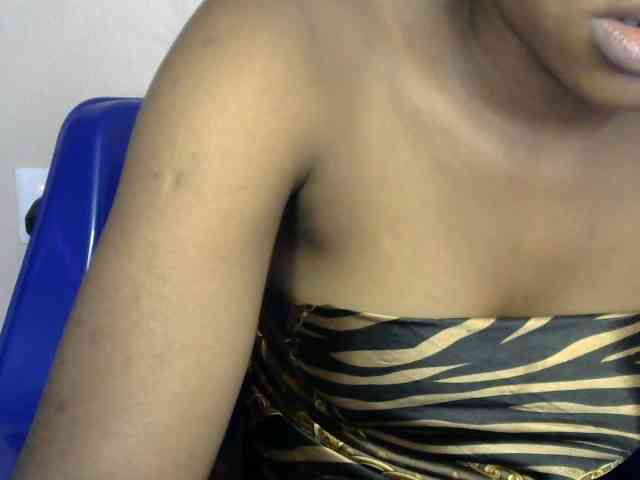 Chocoslut2233 webcam