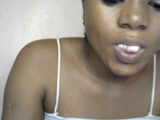 Chocoslut2233 webcam
