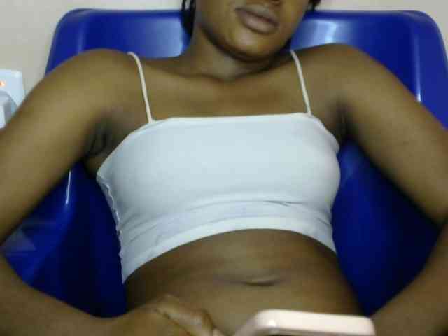 Chocoslut2233 webcam