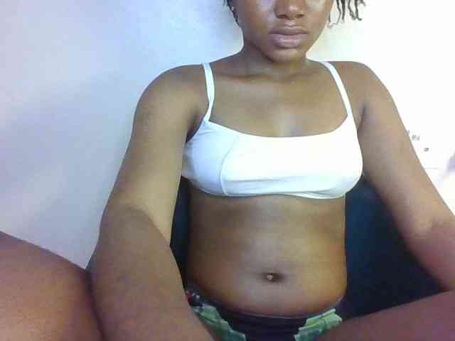 Chocoslut2233 webcam