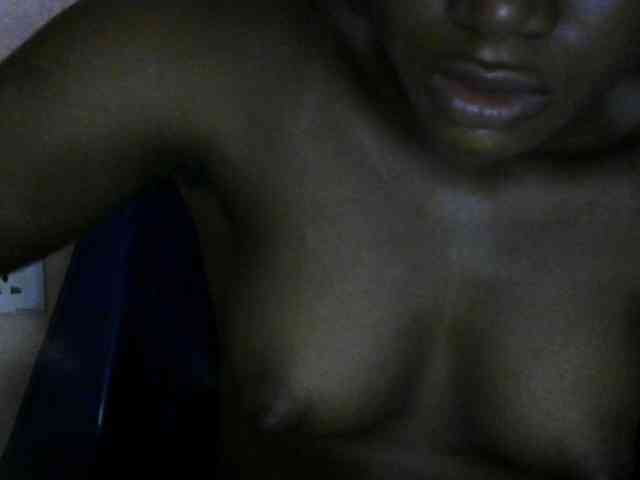 Chocoslut2233 webcam