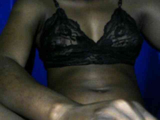 Chocoslut2233 webcam