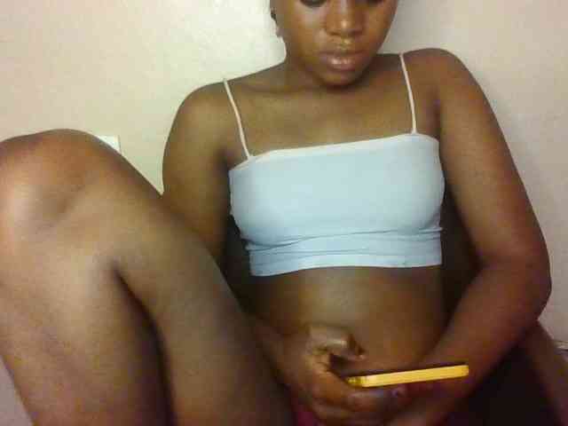 Chocoslut2233 webcam