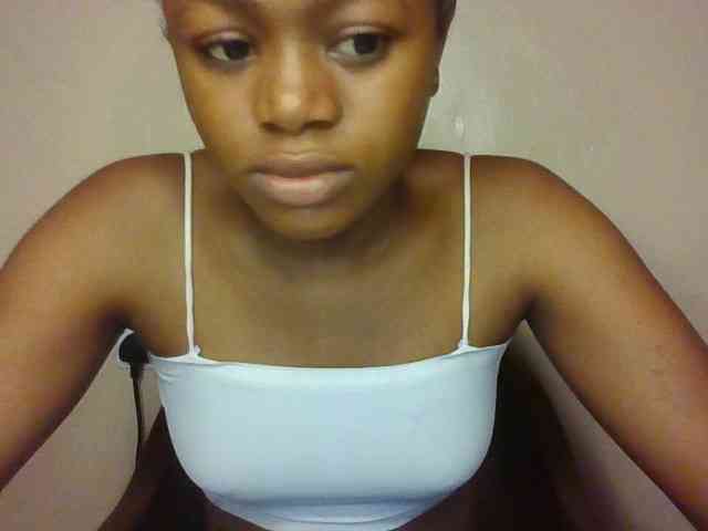 Chocoslut2233 webcam