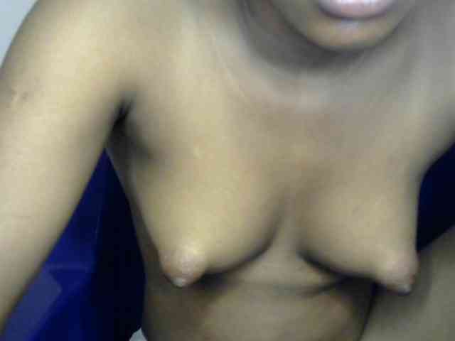 Chocoslut2233 webcam