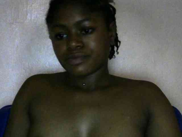 Chocoslut2233 webcam