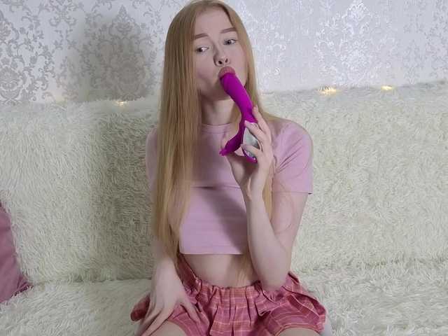 AngelPeach20 live cam on BongaCams