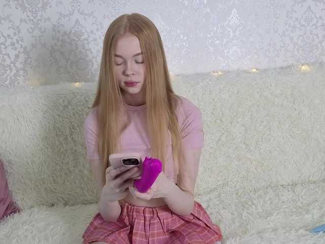 AngelPeach20 live cam on BongaCams