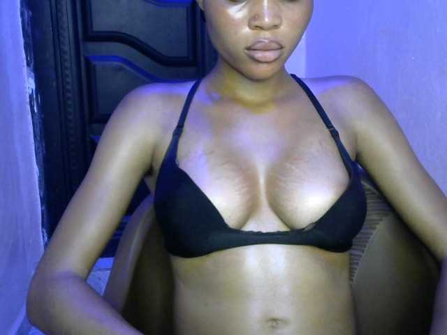 Sluttybitch1 live cam on BongaCams