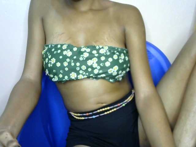 Sluttybitch1 live cam on BongaCams