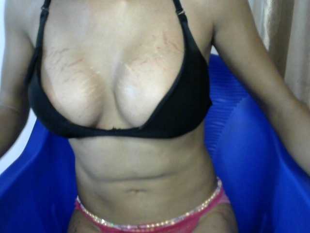 Sluttybitch1 live cam on BongaCams